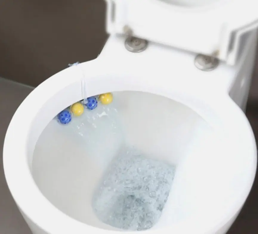 美式賣場社團掀討論 網友分享馬桶清潔球使用心得